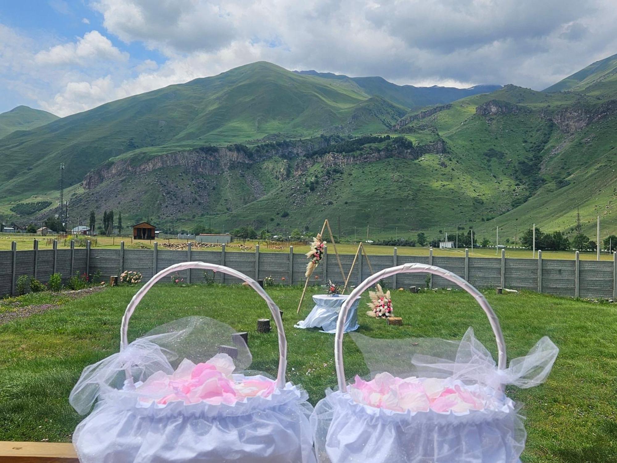 Mountain Hut In Kazbegi Villa Exterior photo